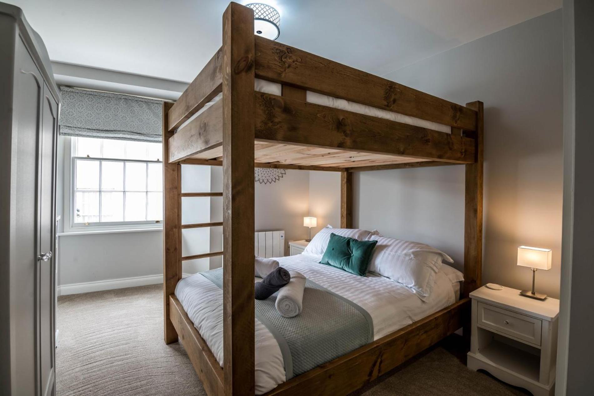Lady Tenby - 2 Bedroom Apartment - 텐비 외부 사진